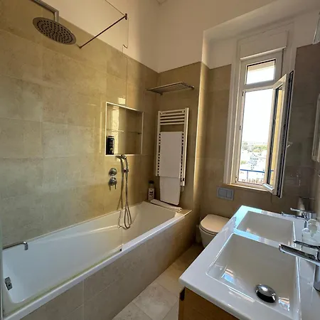 The House In Intendente